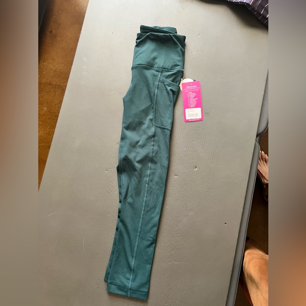 Yogalicious Green Leggings Full-Length Slim Fit